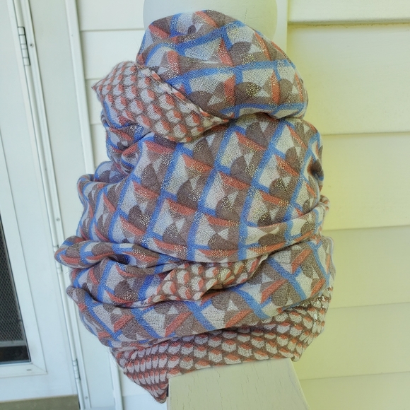 Charlotte Russe infinity wrap scarf - Picture 2 of 6